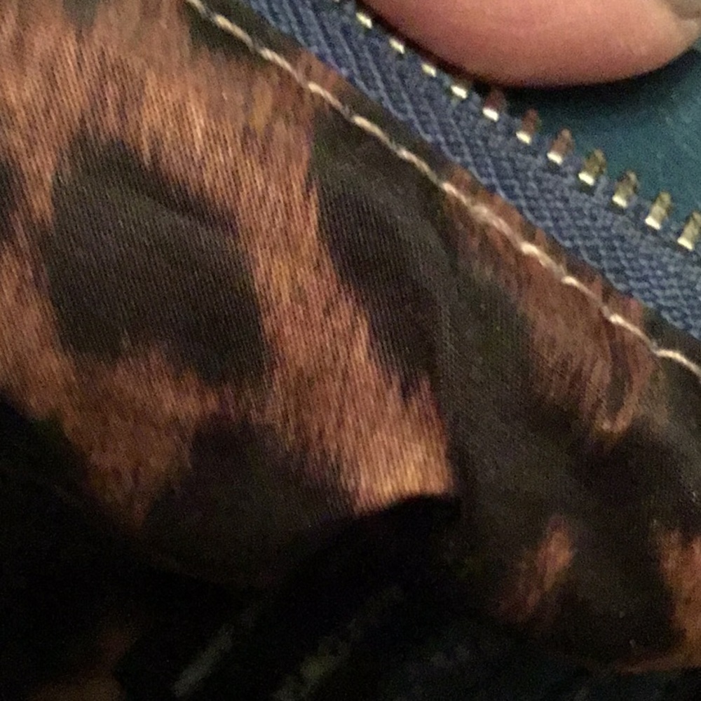 B Makowsky  in blue crossbody bag EUC - Picture 4 of 5